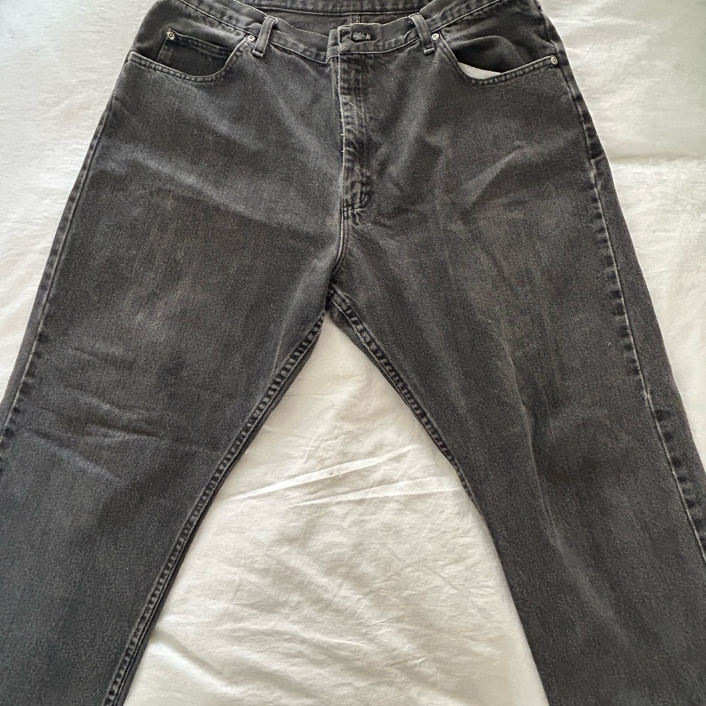 Wrangler Gray Relaxed Jeans Timeless Comfort